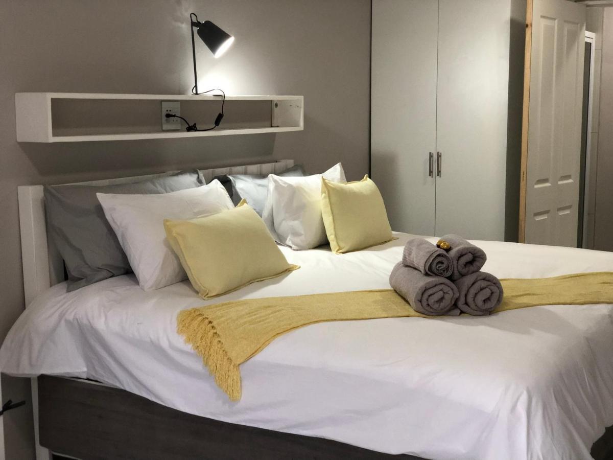 Second Best Accommodation Източен Лондон Екстериор снимка