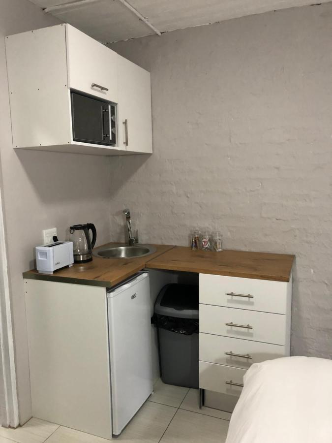 Second Best Accommodation Източен Лондон Екстериор снимка