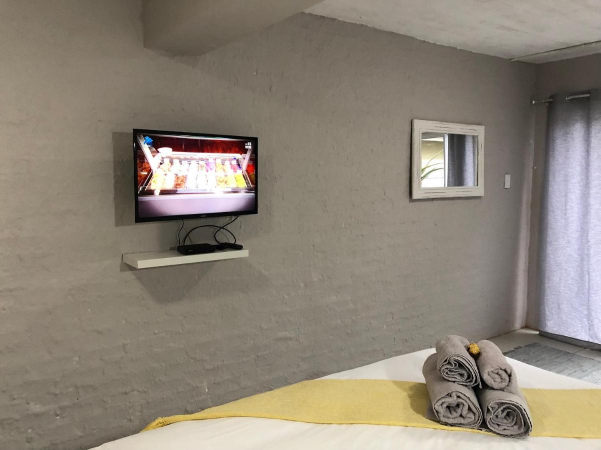Second Best Accommodation Източен Лондон Екстериор снимка